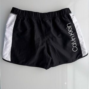 Calvin Klein Girl’s Large Athletic Shorts